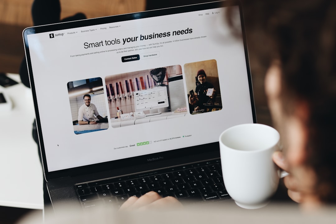 Starter of ZZPer die zijn nieuwe website lanceert op laptop